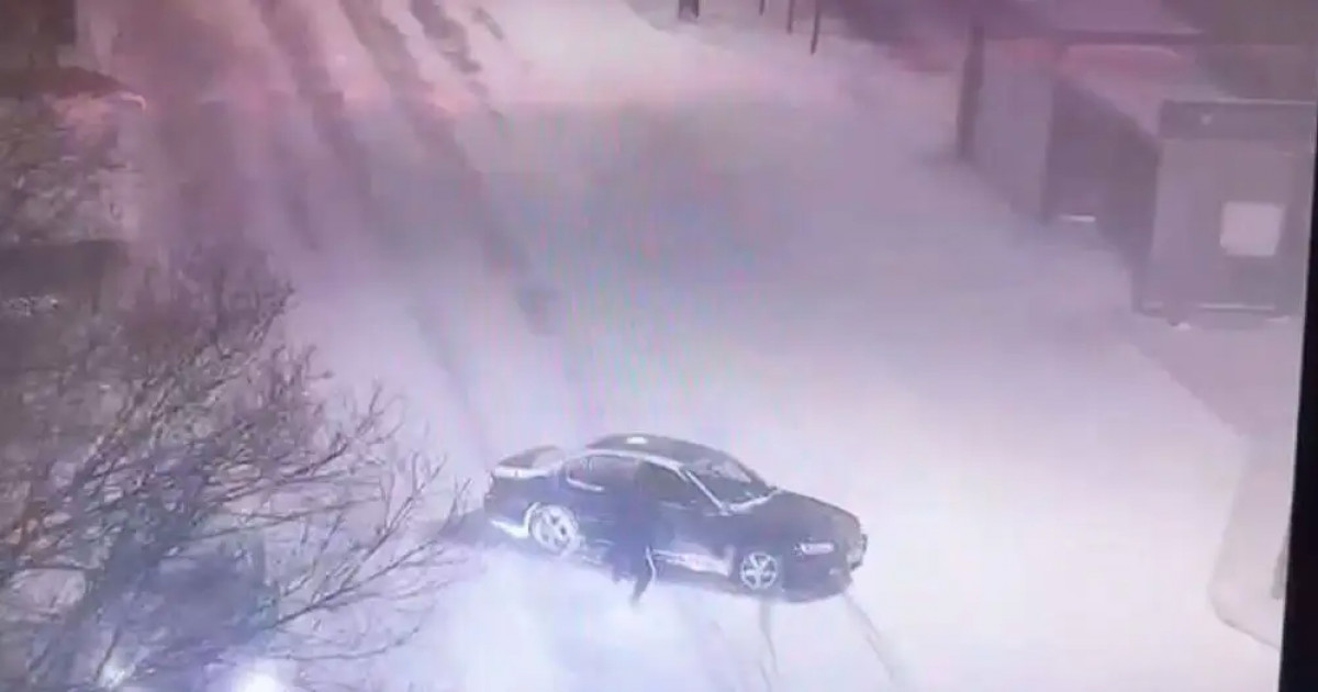 Видеокамераға түсіп қалған: Астанада автокөлік ұрлаған адам ұсталды