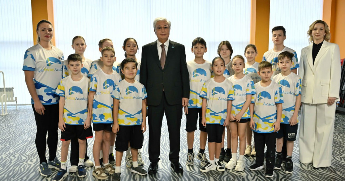 Тоқаев Астанадағы заманауи QazSwimAcademy спорт орталығына барды
