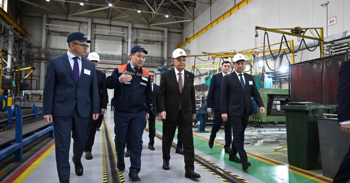 Президент электровоз құрастыру зауытының жұмысымен танысты