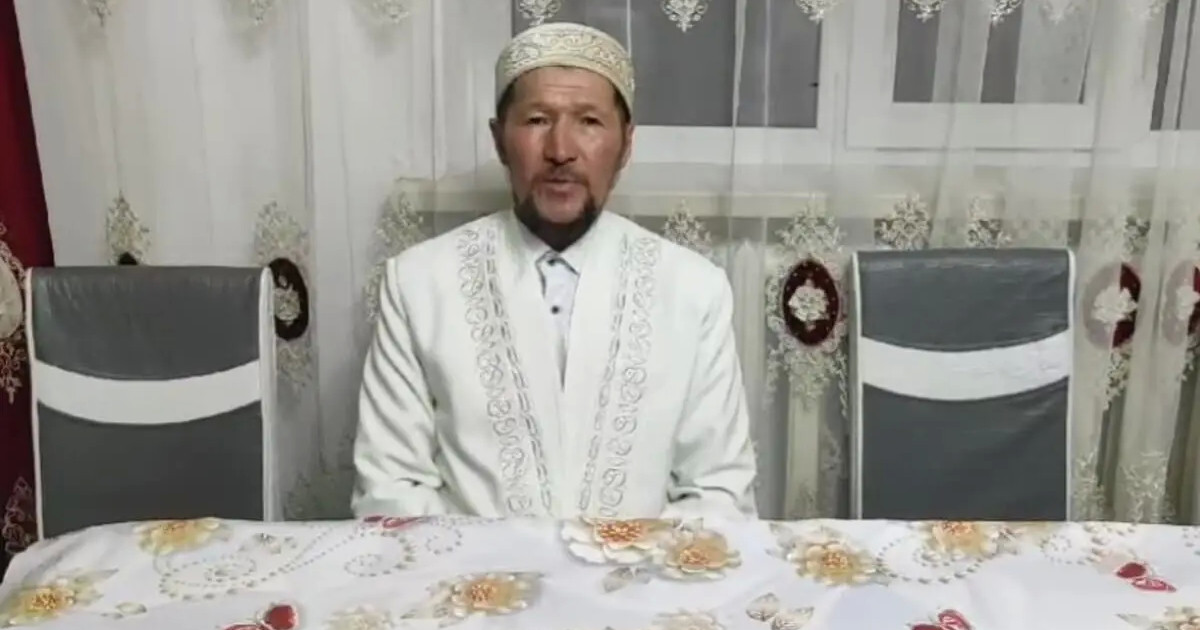 «Арбауына түсіп қалдым»: Қарағандыда имам алаяқтарға 1 млн теңге аударып жіберген
