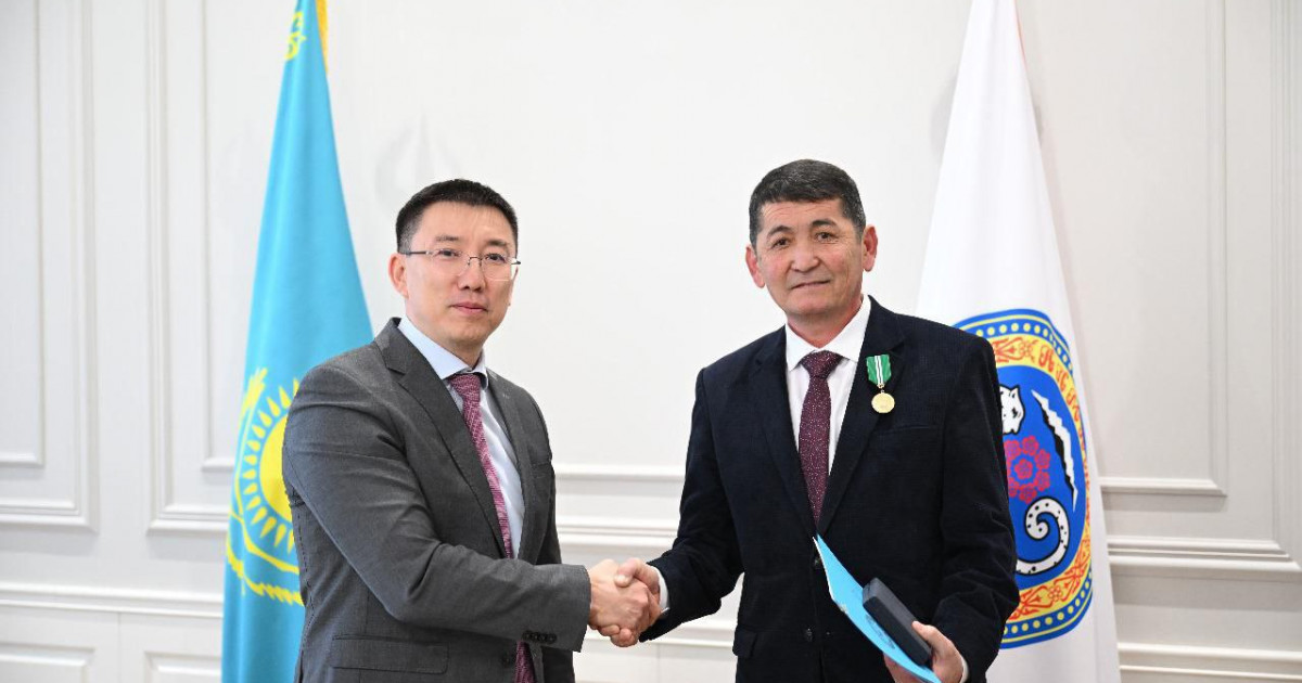 Алматылық автобус жүргізушісі Президенттің марапатын алды