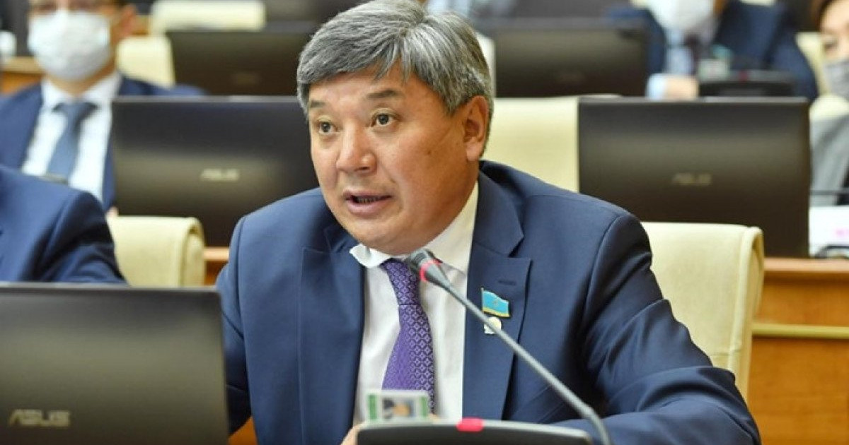 Кино бірінші кезекте бизнес емес, өнер, ұлттық ұстаным миссиясын атқаруы керек – Жанарбек Әшімжан