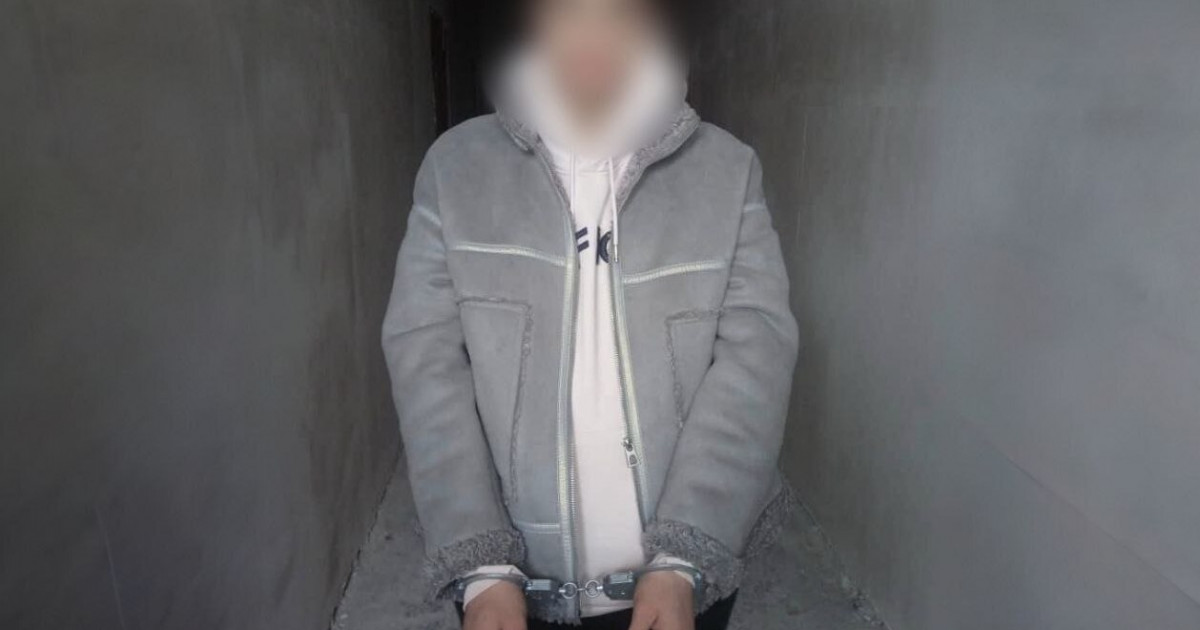 Алаяқтық үшін іздеуде жүрген қыз Бішкекте ұсталды
