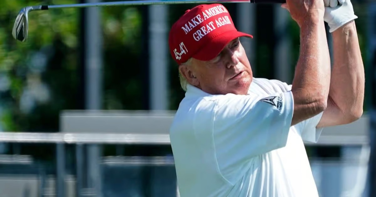 Трамп қашықтан жұмыс істеуге қарсы шықса да, айдың жартысын үйінде өткізген – БАҚ