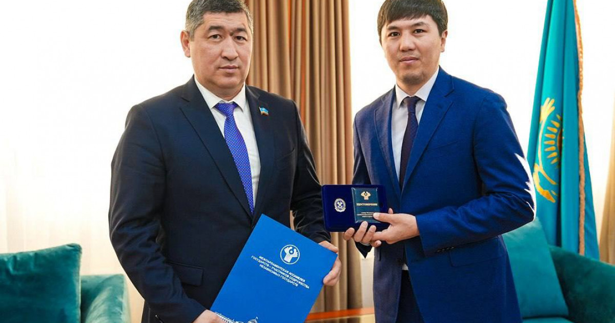 Әлем чемпионы Мерей Ақшаловқа құрмет белгісімен марапатталды