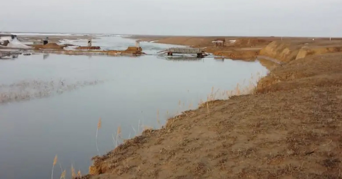 Батыс Қазақстанда көпірді су шайып кетті