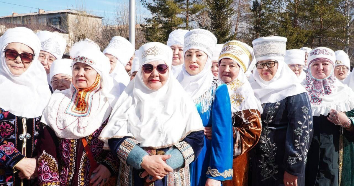 Көкшетауда кимешек киген аналар рекорд орнатты