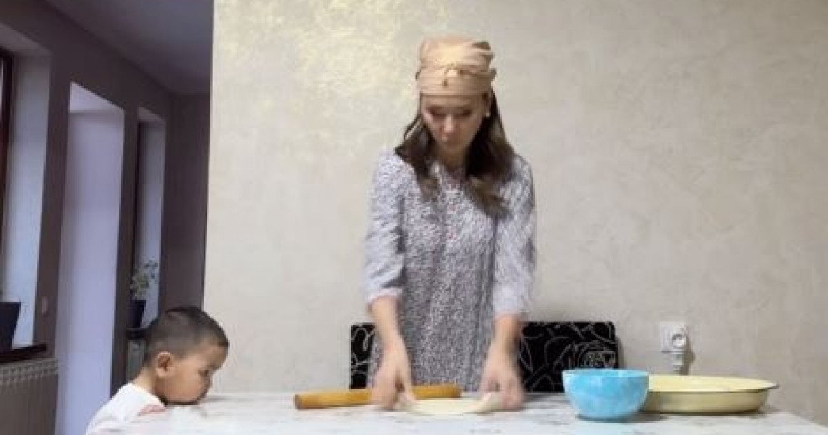 «Наурызды мамочкамен қарсы алдық»: Динара Сәтжан келіндік қызметін көрсетті