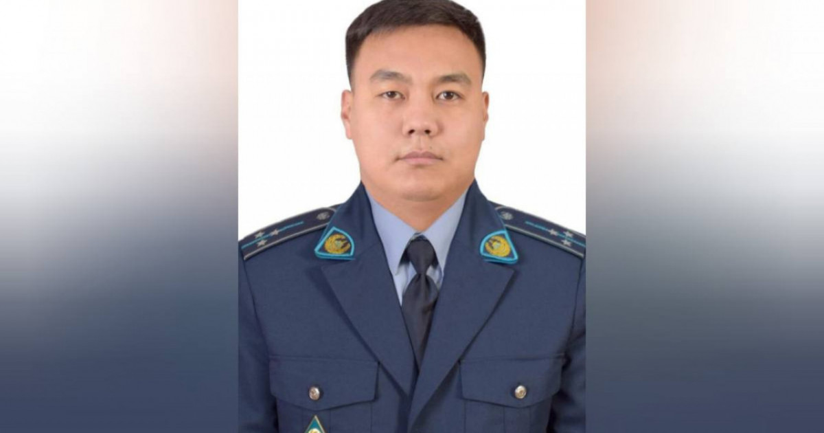 Ақтөбелік полицей көпқабатты үйдің тұрғындарын аман алып қалды