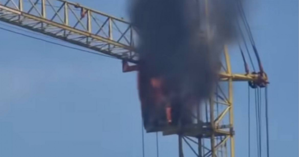 Талдықорғанда құрылыс кранының кабинасы өртеніп кетті (ВИДЕО)