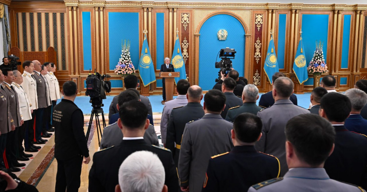 Президент Отан қорғаушылар күнімен құттықтады