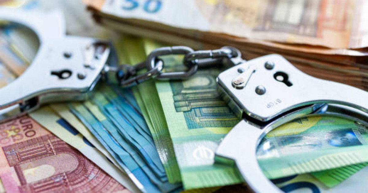 Аудандық білім бөлімінің басшысы мен бухгалтерлер 686 млн теңге ұрлаған