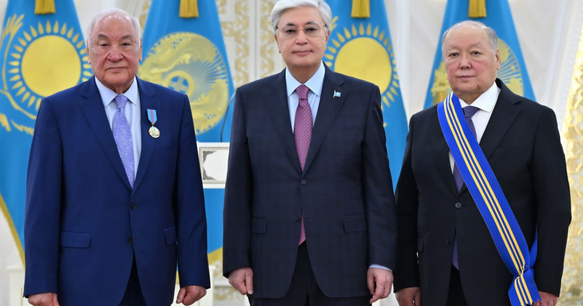Президент мемлекеттік наградалар тапсырды