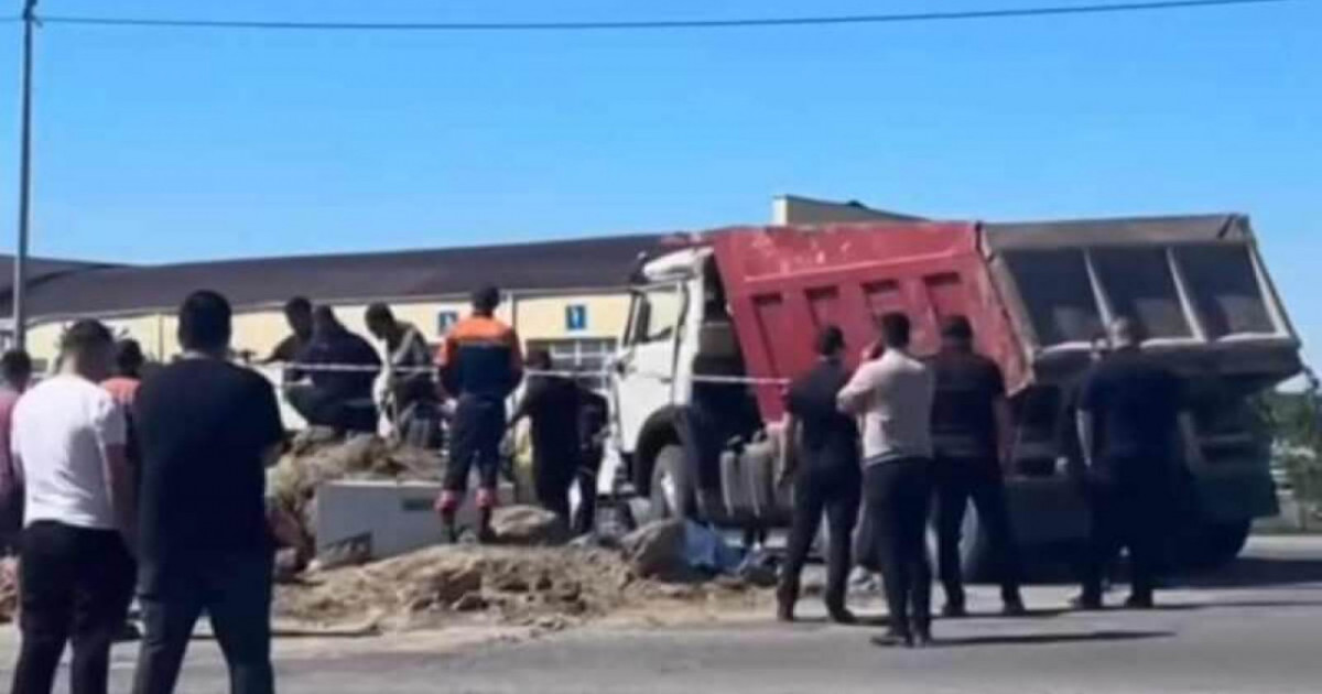 Атырауда КамАЗ жеңіл көлікпен соқтығысып, бір адам қаза тапты