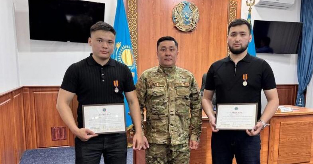 2 астаналық тұрғын балаларды құтқарып қалғаны үшін марапатталды