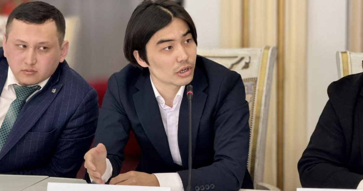 "Өмір бойы ай сайын 500 доллар алады":  Жазушы Әлихан Жақсылық «Mecenat.kz» әдеби байқауының жеңімпазы атанды