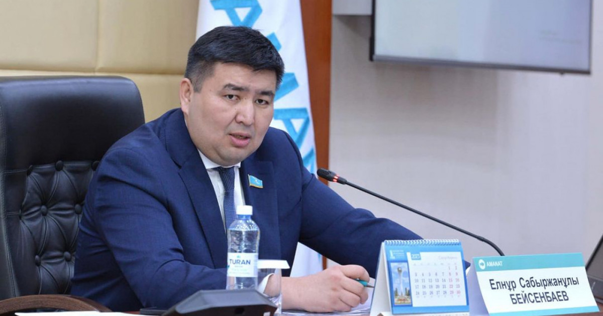 "Сонда 423 мың теңге жалақыны кім алады?": депутат Үкіметтің ресми статистикасына күмән келтірді