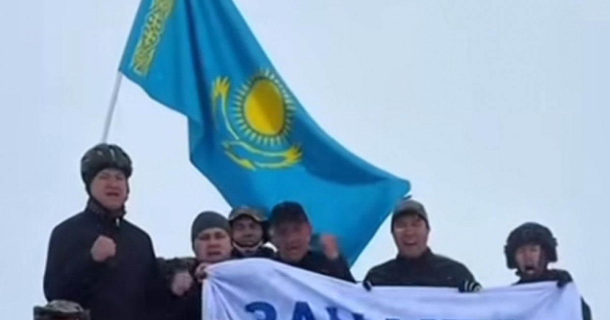 Заң мен тәртіп: Құқық қорғау органдарының қызметкерлері биік шыңды бағындырды