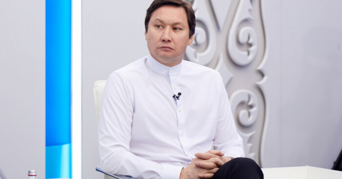 «Әкем өмірден өткенде өлімнің бар екенін түсіндім»: Азамат Сатыбалды марқұм ата-анасы туралы айтты