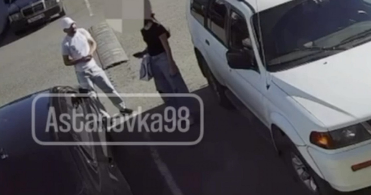 Астанада ер адам 13 жастағы қызды аңдыған (ВИДЕО)