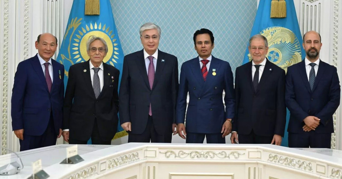 Тоқаев әлемдік нейрохирургия саласының өкілдерімен кездесті