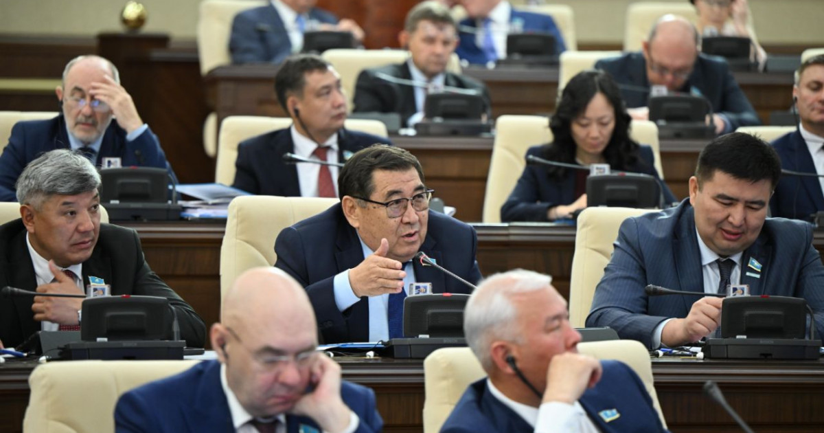 Парламент депутаттары каникулға кетті