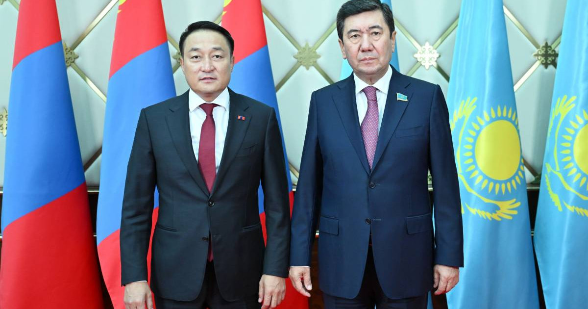 Дәретханадағы орысша топтық порно