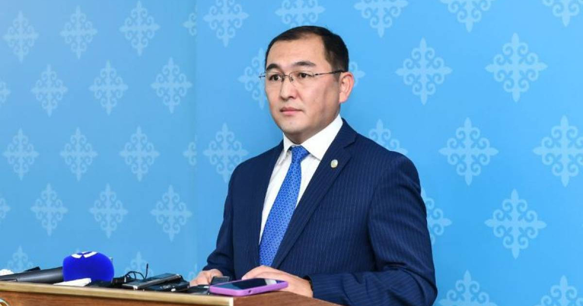 Трусикадағы түкті қынап