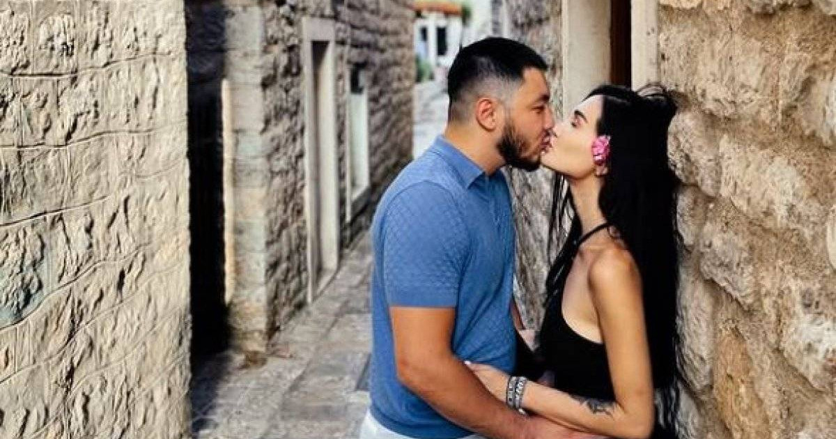 Аналармен онлайн порно көру Силикон ер қуыршақ порно видео