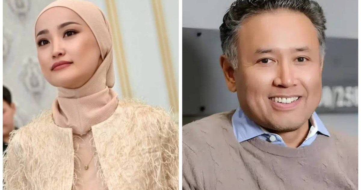 Шұлықтардағы гламурлық жас қыздармен онлайн порно секс