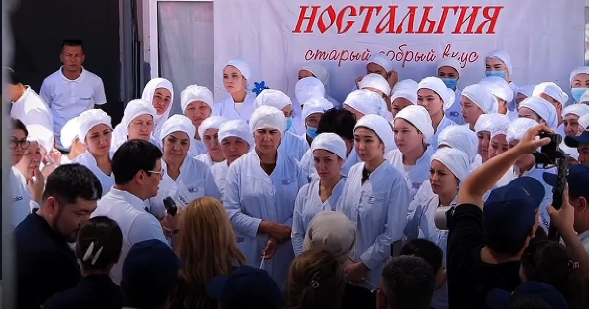 Respublica партиясының өкілдері Түркістан облысындағы «Балмұздақ» зауытының ұжымымен кездесті