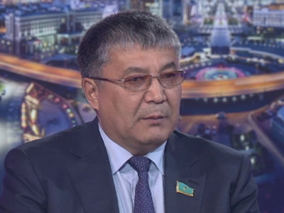 Ата-аналардың ақшасына нарыққа қажетсіз 10 мыңдаған сапасыз маман дайындап жұмыссыздар санын қолдан жасадық