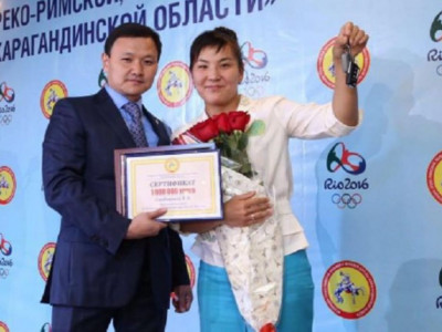 Эльмира Сыздықова да көлік мінді