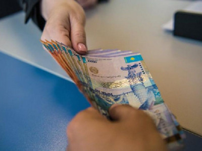 «Азаматтар үшін Үкімет» корпорациясының тағы бір шенеунігі парамен ұсталды