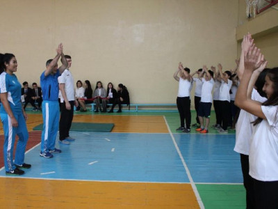 Дариға Шәкімова дене шынықтырудан ашық сабақ өткізді