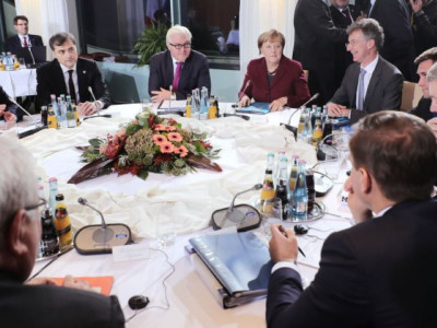 Берлинде "норманд төрттігі" басшыларының кездесуі аяқталды