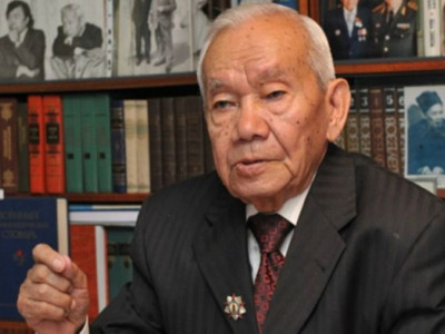 Студенттік шақтан сөз зергеріне дейін