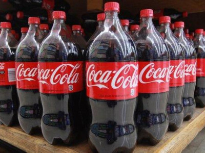 Балаларды Coca-Cola ішпеуге үйретпекші
