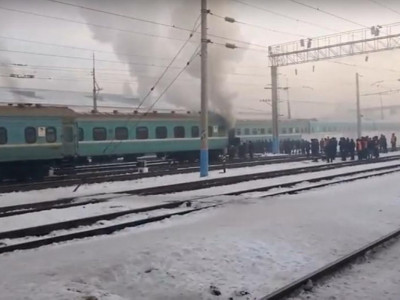 Алматы вокзалында жолаушылар вагоны өртке оранды