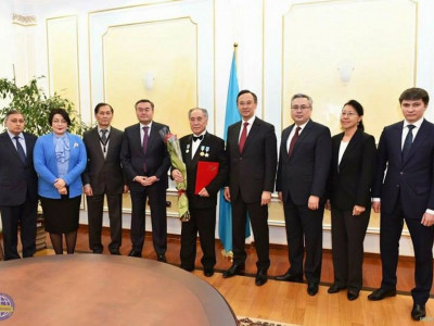 ЕЛІНЕ ЕҢБЕГІ СІҢГЕН ДИПЛОМАТ