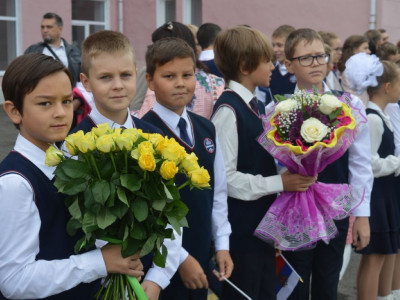 ҰСТАЗҒА ГҮЛ СЫЙЛАУ  ҚЫЛМЫС ПА ЕКЕН?..