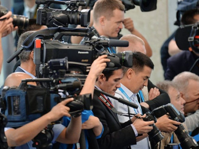 Қырғыз парламенті журналистердің табысын жариялауды міндеттемек
