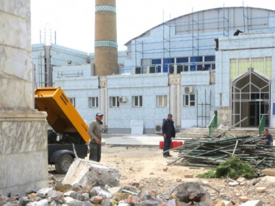 Ашхабад билігі Азади мешітінің қақпасы мен қоршауын бұзды