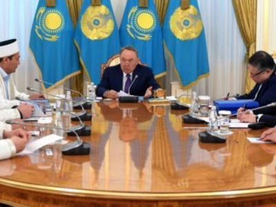Назарбаев қысқа балақ пен сақал қоюға тыйым салу керектігін айтты