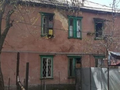 Алматыда Розыбакиев бойындағы 40 шақты апатты жағдайдағы үйлер сүріледі