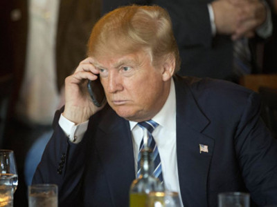 Трамп президенттерге ұялы телефонының нөмірін берді