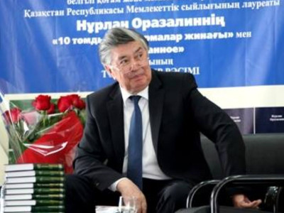 Жұрт сүйсінген "Ғарыш мінезді жырлар"