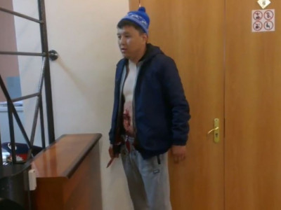 «Қазақмыстың» бұрынғы жұмысшысы сотта қарнын тілді