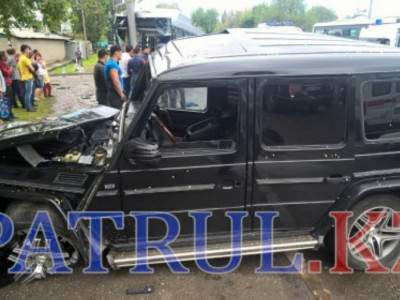 Автобуспен соқтығысқан "Гелендвагеннің" тізгінінде прокуратура қызметкері болған