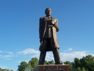 Тракторшының қаржысына тұрғызылған Ә.Бөкейхановтың ескерткіші бұзылуы мүмкін